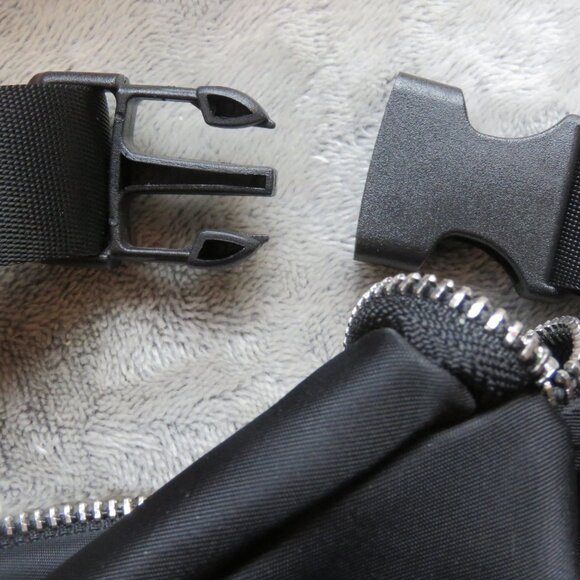 Wild Fable Black 1/2 Moon Shape Zip Top Adjustable Fanny Pack Belt Shoulder Bag - Picture 6 of 16